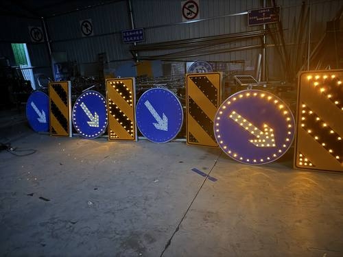 通化通化河南太阳能自发光交通路标牌厂家